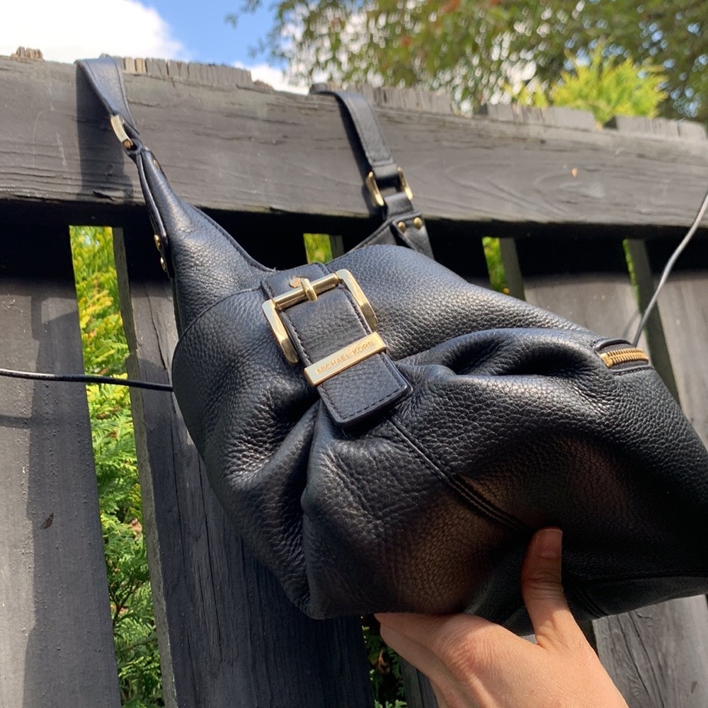 Michael Kors Purse - Picture 6 of 17